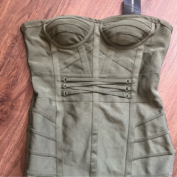 💥SOLD💥 Fashion Nova army green strapless dress 1X - Picture 2 of 7